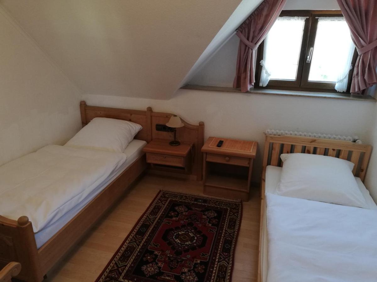 Gaestehaus Roessle Rötenbach 외부 사진