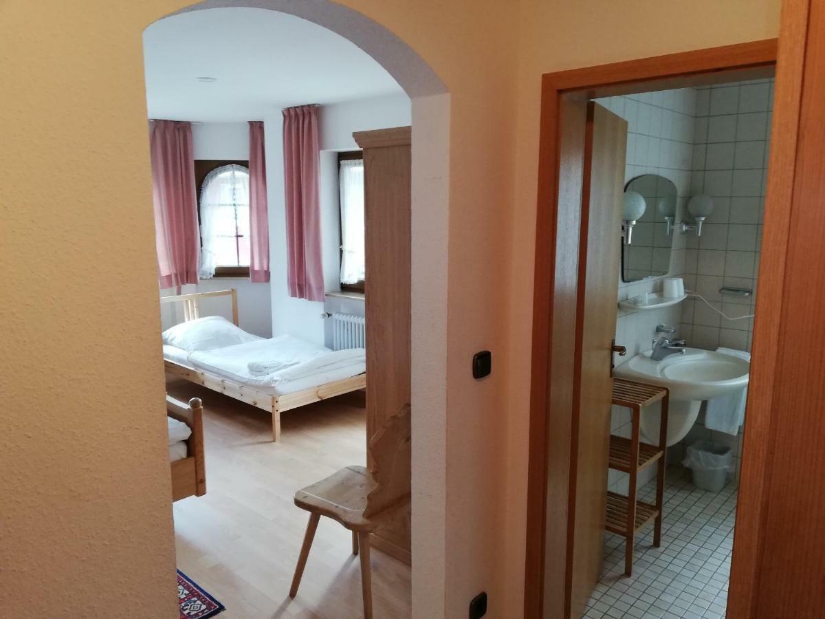 Gaestehaus Roessle Rötenbach 외부 사진