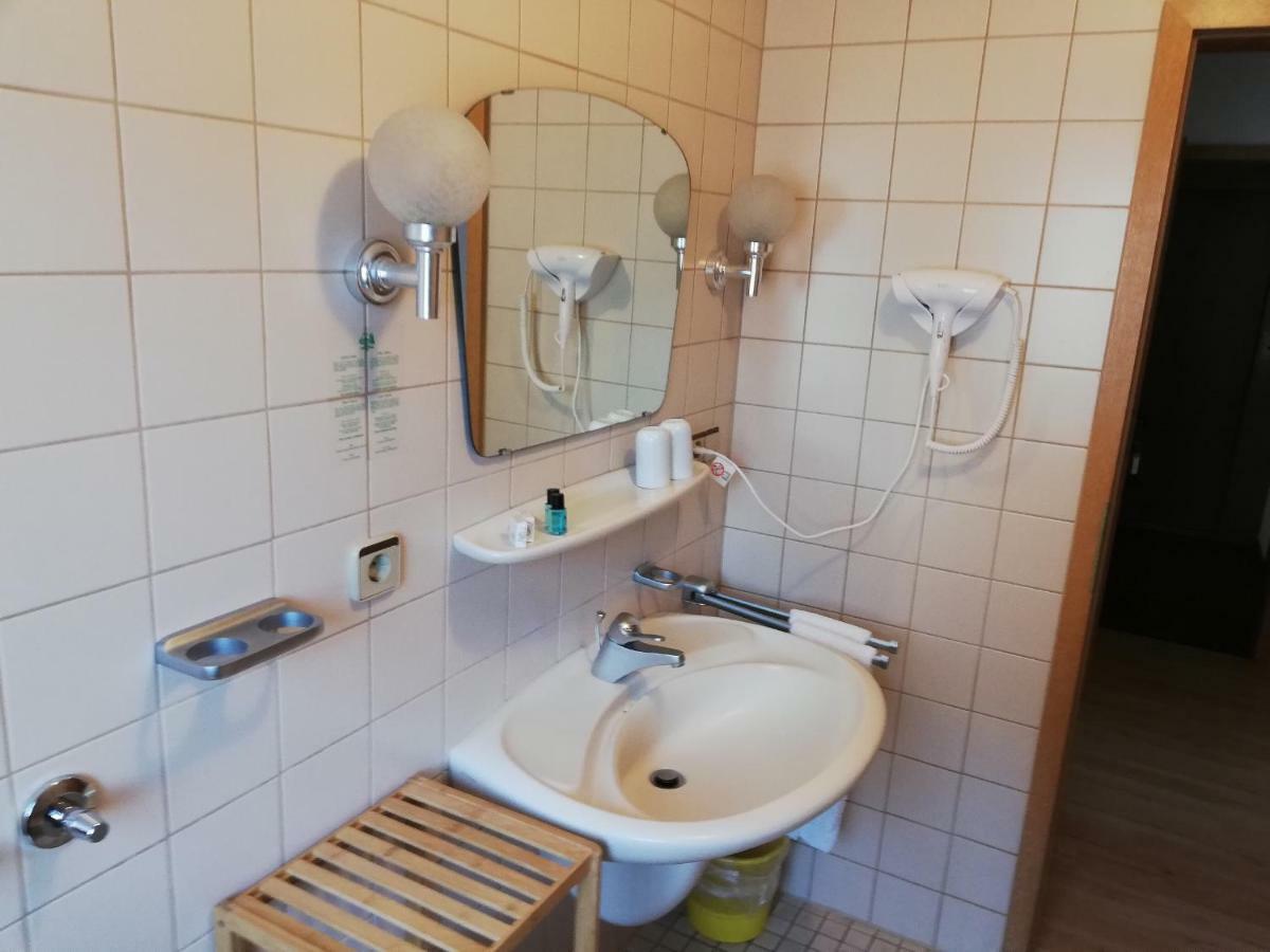 Gaestehaus Roessle Rötenbach 외부 사진