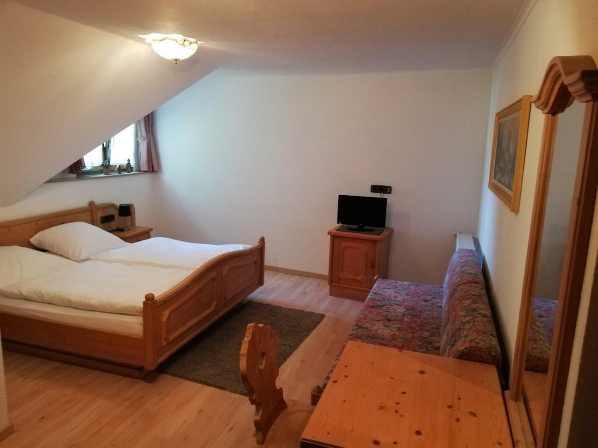 Gaestehaus Roessle Rötenbach 외부 사진